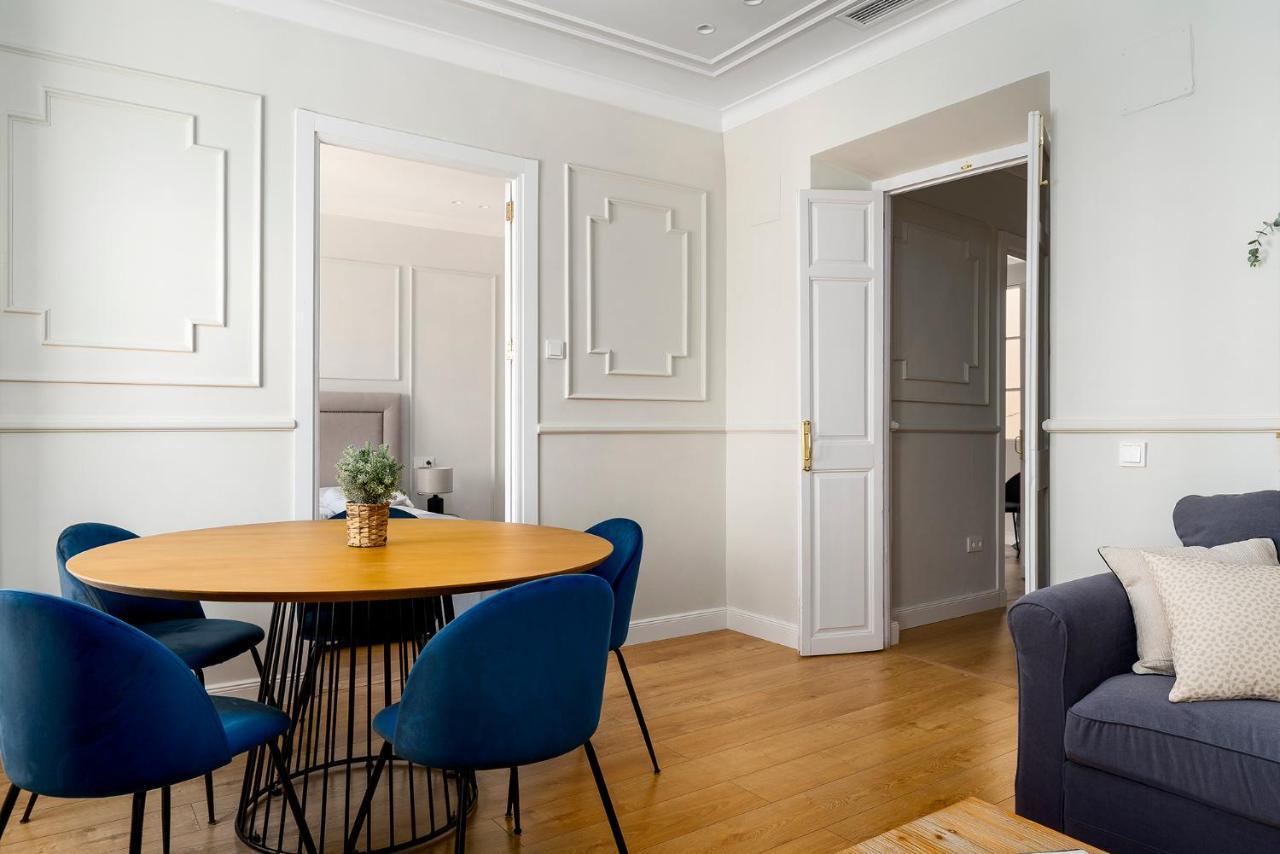 Apartamento Plaza De La Merced 4 Habitaciones Málaga Eksteriør billede