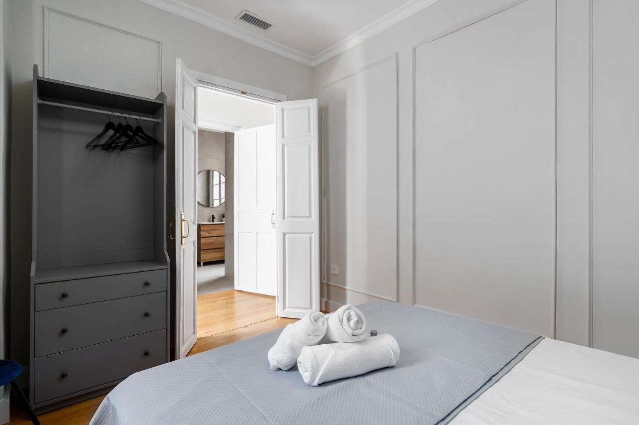 Apartamento Plaza De La Merced 4 Habitaciones Málaga Eksteriør billede