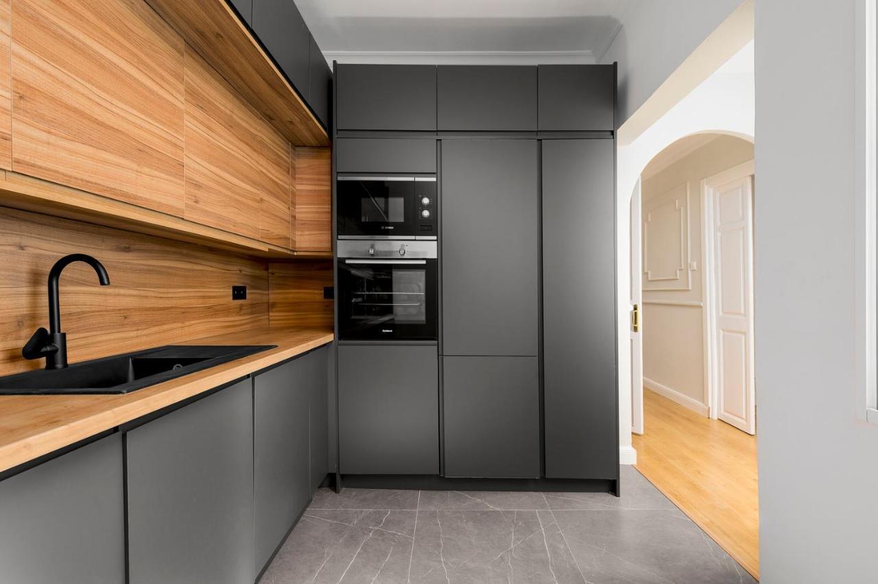 Apartamento Plaza De La Merced 4 Habitaciones Málaga Eksteriør billede
